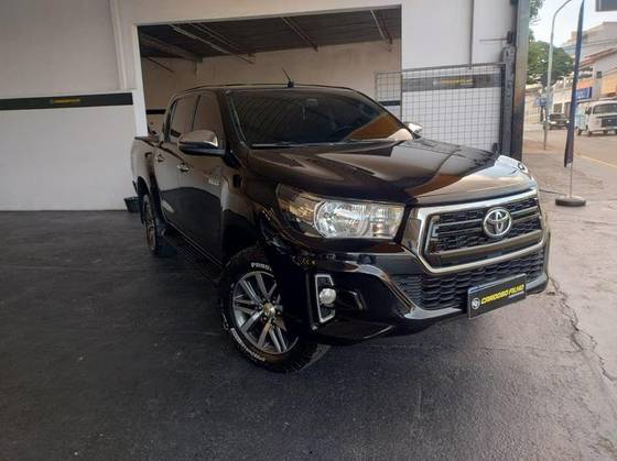 TOYOTA HILUX 2.8 SRV 4X4 CD 16V DIESEL 4P AUTOMÁTICO